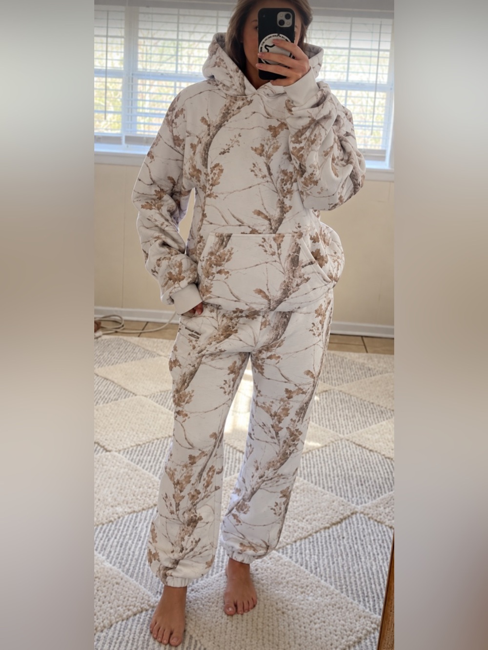 COMFRt Cozy Floral Hoodie Jogger Set Cream L Top M Bottom - Picture 2 of 4